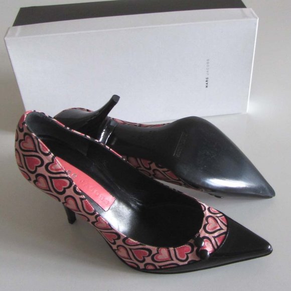 new MARC JACOBS whimsical heart black toe pumps 6 Italy - Picture 2 of 10